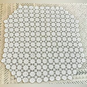 Fine hand-crocheted vintage white tablecloth / table or wall covering (54”x57”)